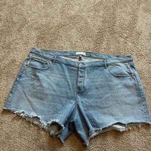 Abercrombie & Fitch the Dad Short Low Rise Curve Love Cutoff‎ Denim Jean Plus 24